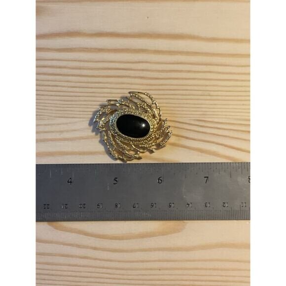 Gold Tone Black Cabochon Open Filigree Setting Oval Shape Brooch Pin - Picture 3 of 4